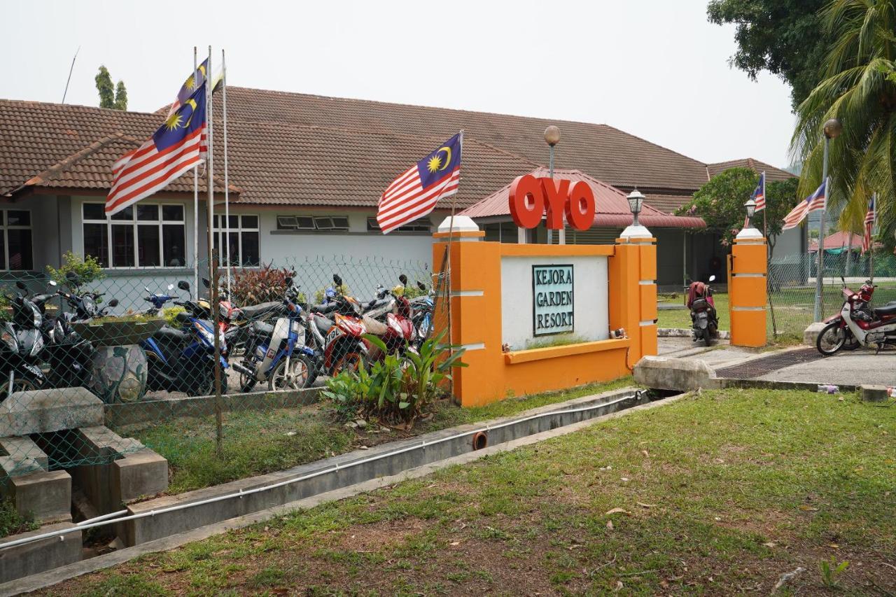 Oyo 44020 Kejora Garden Resort Kampong Pasir Bogak Luaran gambar