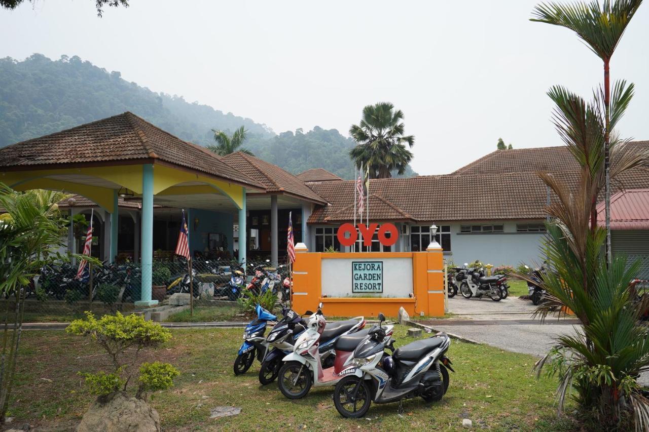 Oyo 44020 Kejora Garden Resort Kampong Pasir Bogak Luaran gambar