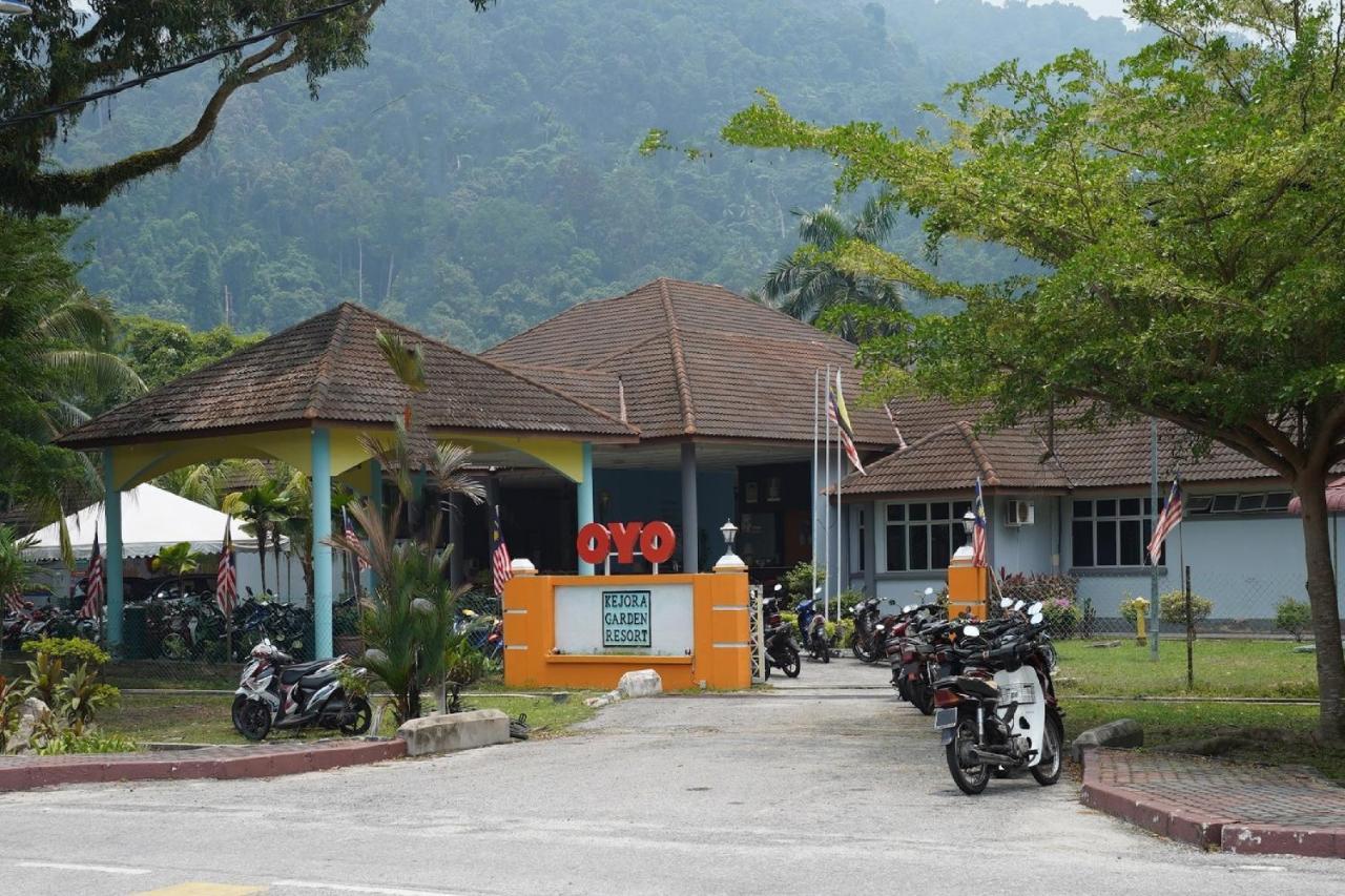 Oyo 44020 Kejora Garden Resort Kampong Pasir Bogak Luaran gambar