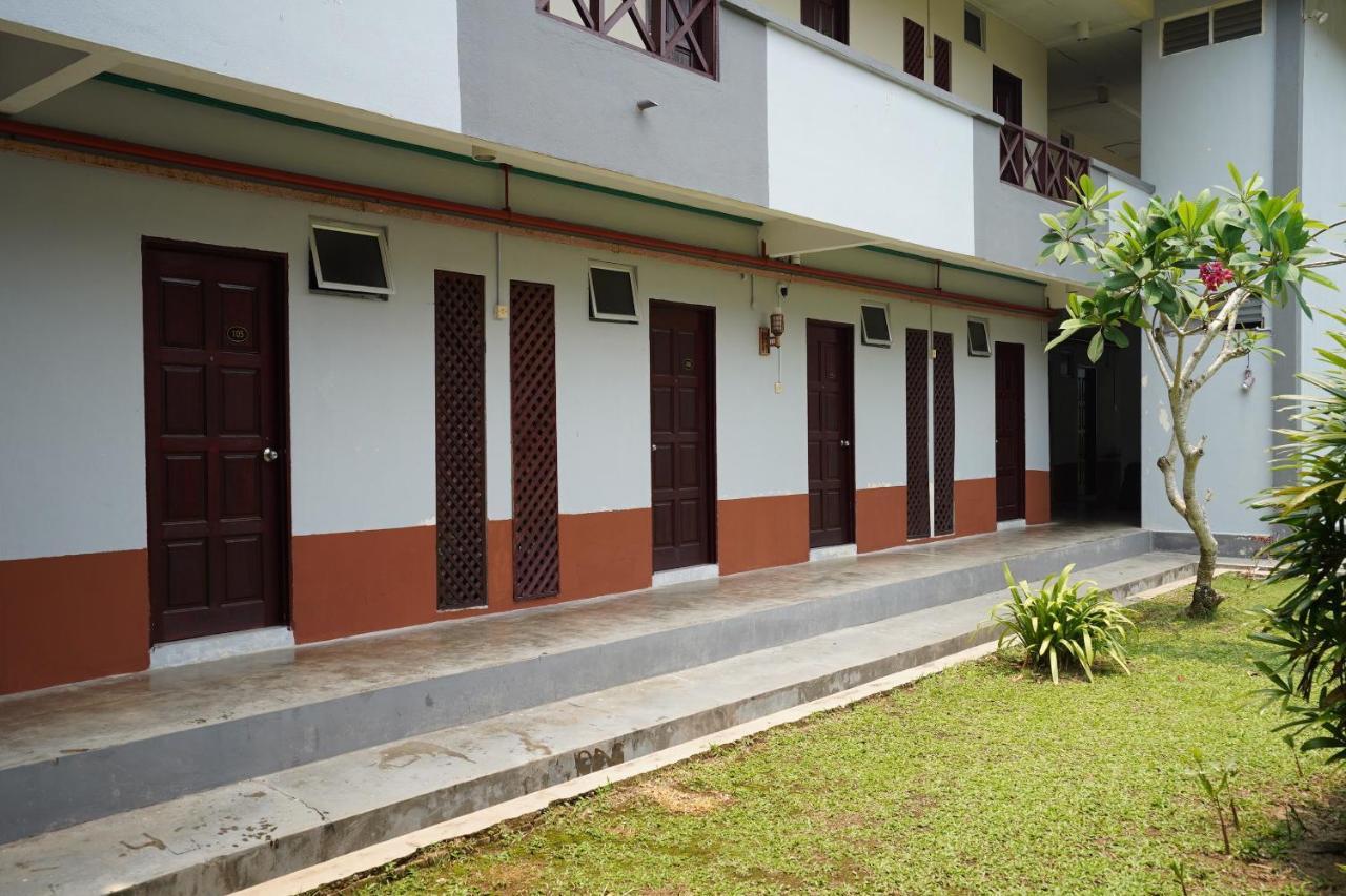 Oyo 44020 Kejora Garden Resort Kampong Pasir Bogak Luaran gambar